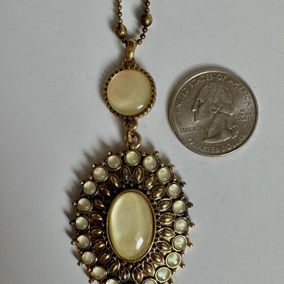 Vintage Lucky Gold Tone Moonglow Pendant Necklace with Matching Dangle Earrings - Picture 9 of 16